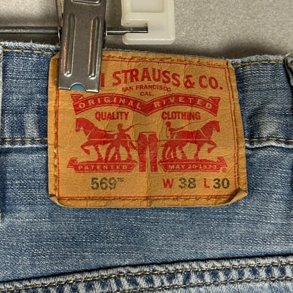 Levis 569 Jeans Mens 38X30 Light Wash Blue Loose Straight Leg 5-Pocket Denim